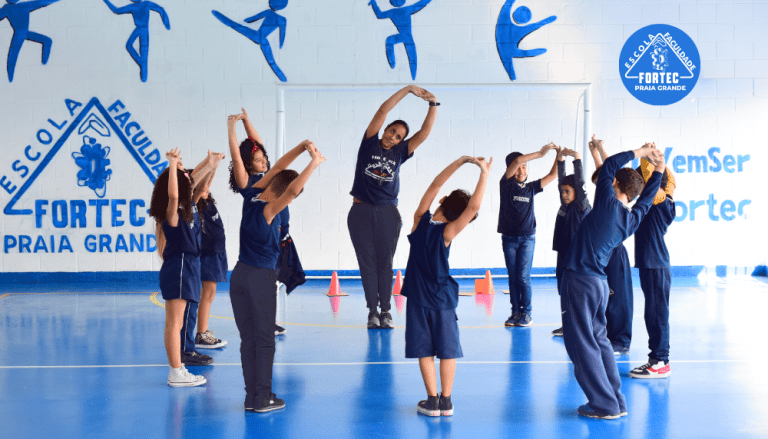 A importância da Educação Física na Escola: desenvolvendo corpos e ...